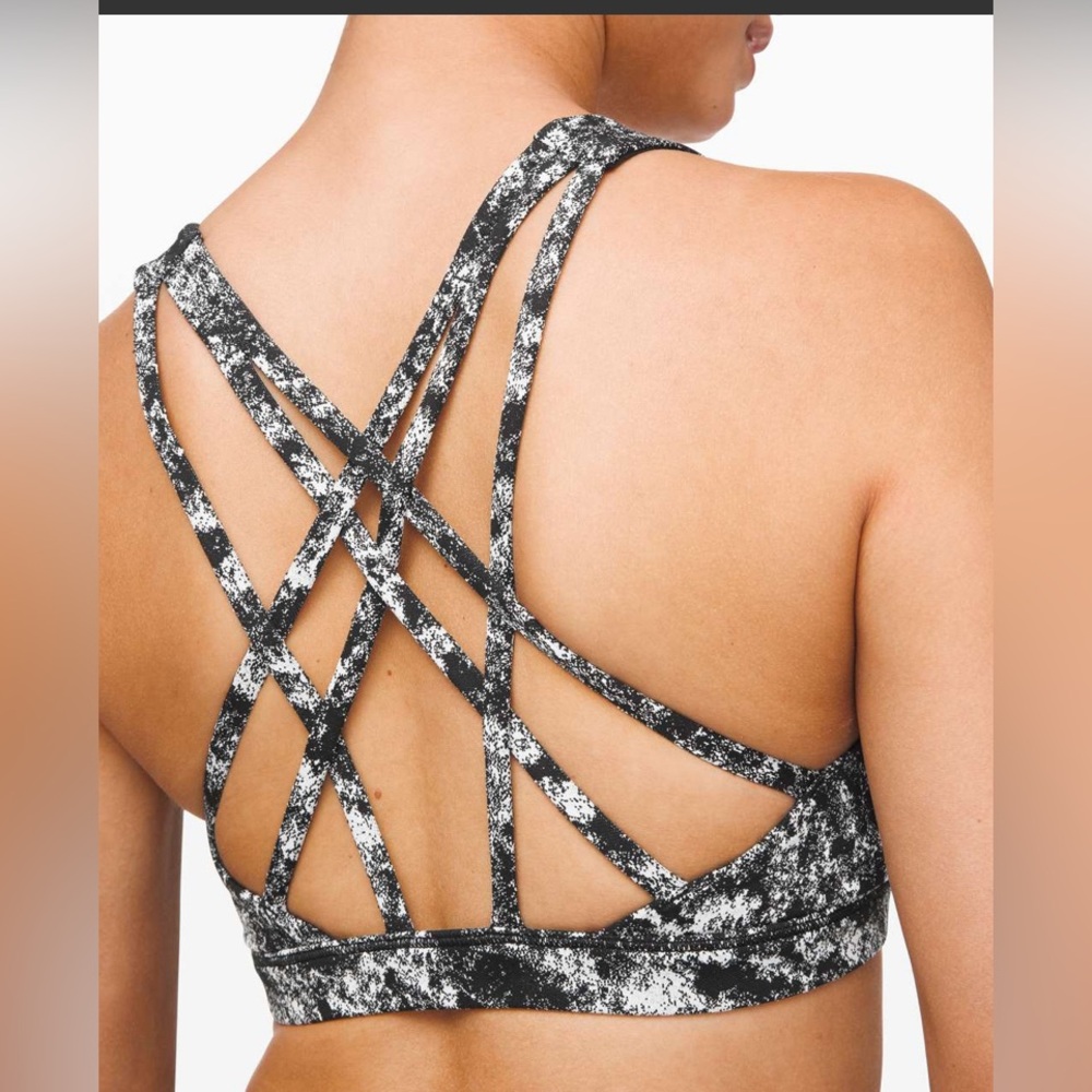 Lululemon Free to Be Serene Bra